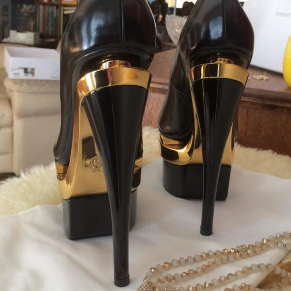 Versace Floating Pumps - Picture 3 of 8